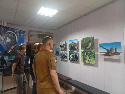 У Миргороді відкрили фотовиставку про бойовий шлях 831-ї бригади тактичної авіації