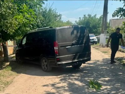 Під Одесою жінка на мікроавтобусі на смерть переїхала свою однорічну дитину