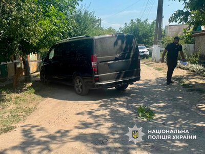 На Одещині мати за кермом мікроавтобуса на смерть переїхала однорічного сина