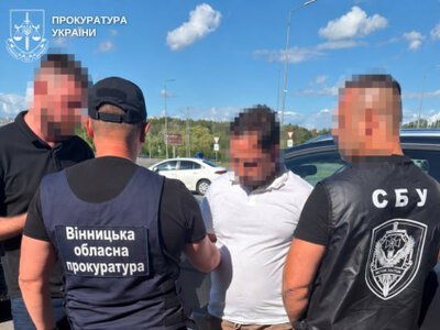 У Вінниці затримали священника УПЦ під час отримання $14 тисяч за допомогу в ухиленні від мобілізації