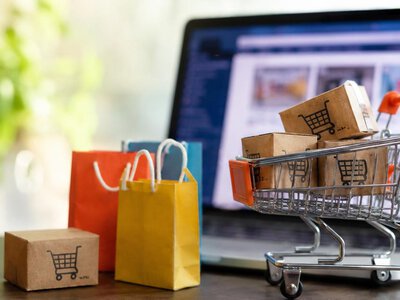 Посилки з AliExpress та Amazon обкладуть ПДВ: що зміниться для українців
