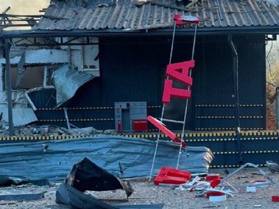 Росіяни знищили вантажне відділення Нової пошти в Прилуках