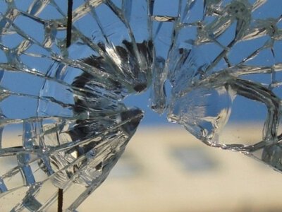 У Чернігові внаслідок ворожого ранкового удару пошкоджено багатоквартирний будинок