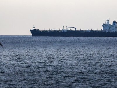 Росія сформувала рекордну флотилію танкерів для експорту нафти через Північний морський шлях