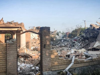 З-під завалів дістали тіла дітей. У Сумах російські КАБи зруйнували будинки й убили трьох людей