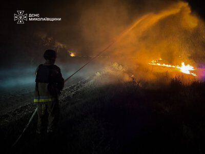 Доба обстрілів на Миколаївщині – ще горіли склади і сухостій
