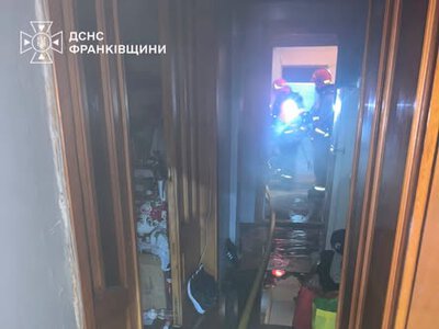 Нічна пожежа у Франківську: вогнеборці ліквідували загоряння в багатоповерхівці на вулиці Миру