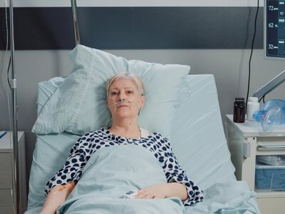 До лікарні можуть не покласти навіть із серйозним діагнозом: нові правила госпіталізації (відео)