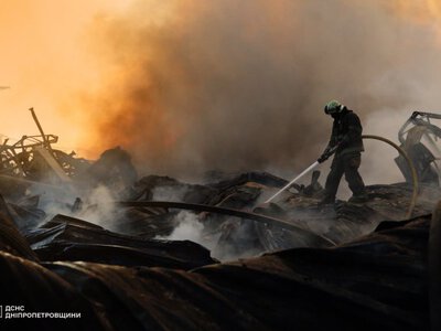 У Дніпрі Росія знищила весь складський комплекс виробника морозива «Ласунка» (оновлено)