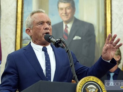 У США антиваксер Кеннеді закликав до вакцинації через найбільший спалах кору за десятиліття
