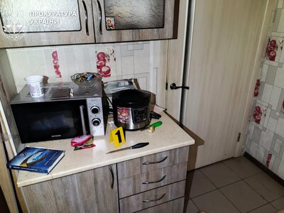 У Золотоноші 24-річна жінка під час сварки ножем убила свого чоловіка