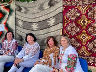 Закарпатці презентували у Румунії українські ліжники та автентичну культуру