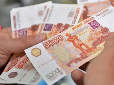 Рубль впав до мінімуму з квітня через ціни на нафту та скорочення експортної виручки