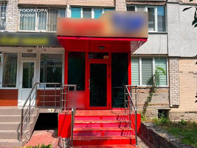 У Хмельницькому директора мовної школи підозрюють у розбещенні неповнолітніх