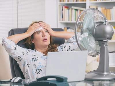 Понад +37 °C за вікном: коли роботодавець зобов'язаний припинити роботи на відкритому повітрі
