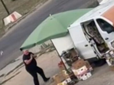Цим дроном керує садист: що відомо про відео російського полювання за продавцем овочів у Херсоні