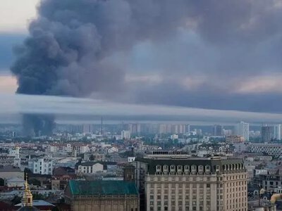 Відео: У Святошинському районі Києва спалахнула масштабна пожежа