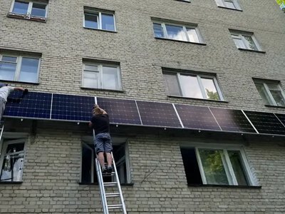 Сонячна панель на балконі: порятунок для пенсіонера чи марні витрати