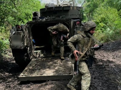 Зеленський підписав закон про розширення прав колишніх засуджених у лавах ЗСУ