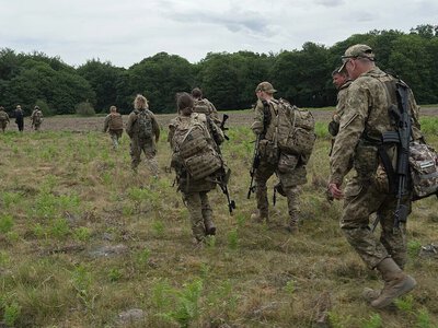 В Україні розширили права військових, звільнених для служби
