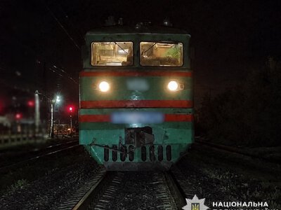 У Бучанському районі вантажний потяг смертельно травмував 50-річну жінку