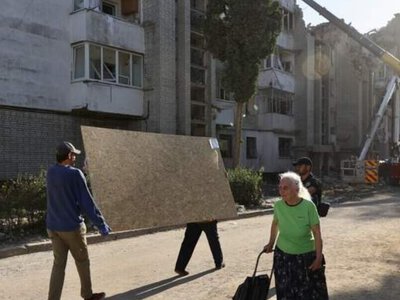 В пошкоджених російською атакою будинках у Львові розпочались аварійні роботи