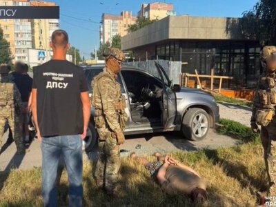 9 000€ за втечу до Румунії: буковинські прикордонники виявили чергових організаторів переправи
