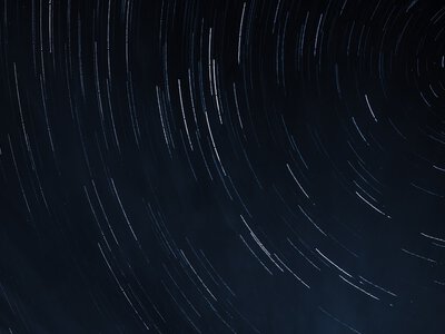 Фізики пояснили, чому люди ніколи не літатимуть зі швидкістю світла