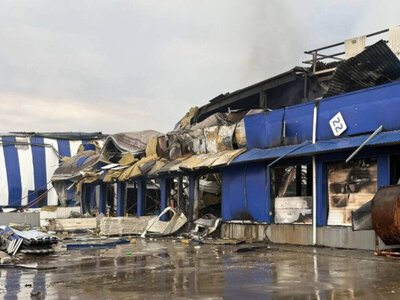 Рф знищила склади «Епіцентру», ROZETKA, «Нової пошти» та інших компаній під час обстрілу Київщини