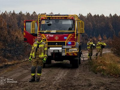 Закарпатські рятувальники допомагають гасити масштабні лісові пожежі у Франції