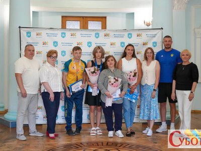 Житомирські спортсмени та тренери отримали грошові сертифікати за перемоги на міжнародних змаганнях