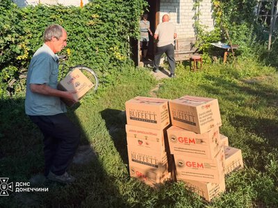 Рятувальники передали продуктові набори жителям села Маяки та евакуювали маломобільну особу