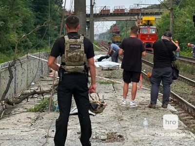 Стали жертвами удару, коли чекали на потяг: що відомо про загибель 8 людей у Броварському районі