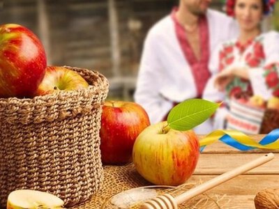 Де у Кам’янському купити дешевші яблука до Спаса: порівнюємо ціни на ринках та в магазинах