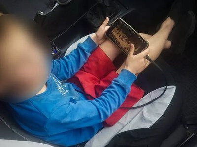Маленький хлопчик загубився у Хмельницькому: патрульні допомогли знайти матір