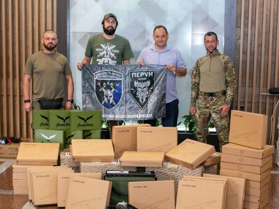 Франківським військовим передали Starlink Mini, «БандероПауер» та обладнання для зв’язку за кошти Бюджету участі