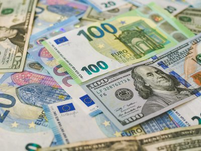 Долар продовжує дешевшати: курс НБУ на 6 серпня