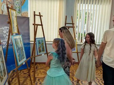 «Крила для мрії: одеська бібліотека запрошує на художню виставку