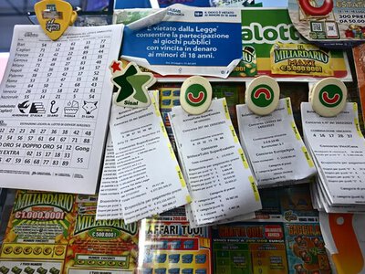 В Італії чоловік думав, що програв, і викинув лотерейний квиток з 1 млн.євро. Шукали всі (ФОТО)