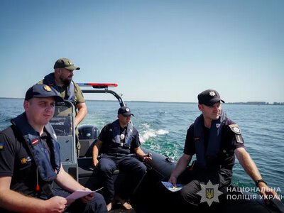 Водна поліція показала небезпечний бік Світязя (Фото)
