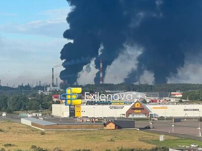Дрони атакували ярославль: у росії палає один із найбільших нафтопереробних заводів (ФОТО, ВІДЕО) 