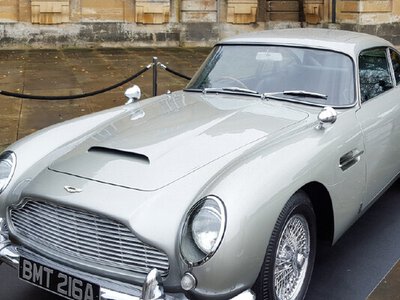 Кулемети, катапульта і 233 км/год: чим Aston Martin Бонда увійшов в історію