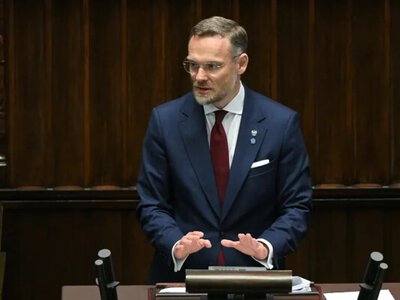 У Польщі закликали остаточно позбавити Зеленського ордена Білого орла 