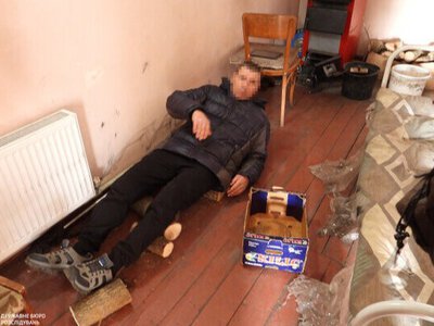 Прикував військовозобов'язаного кайданками до драбини на всю ніч: судитимуть працівника ТЦК