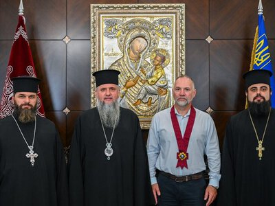  Предстоятель ПЦУ нагородив орденом директора Національного заповідника «Києво-Печерська лавра» 