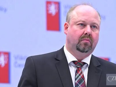 Мін’юст Чехії хоче подати апеляцію проти умовного покарання українцю, який жбурнув коктейль Молотова