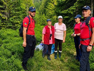 У Карпатах рятувальники знайшли двох жінок, які заблукали під час збирання ягід (ФОТО)