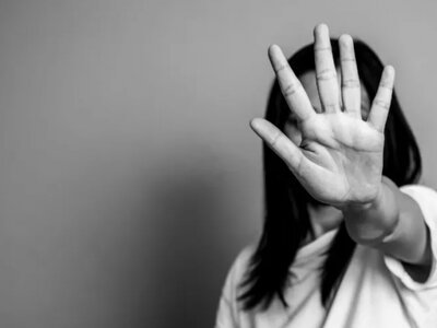 Куди звертатися у разі насильства: криворізькі жінки можуть скористатися безоплатним чат-ботом