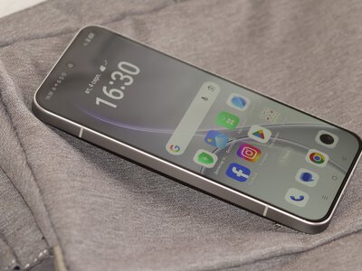 OPPO Reno15 5G отримав AMOLED-дисплей, ШІ та зарядку 80 Вт