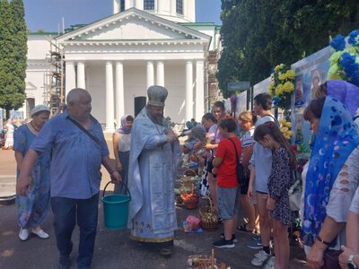 У Ніжині віряни відзначили Преображення Господнє та освятили перші плоди (відео) 
